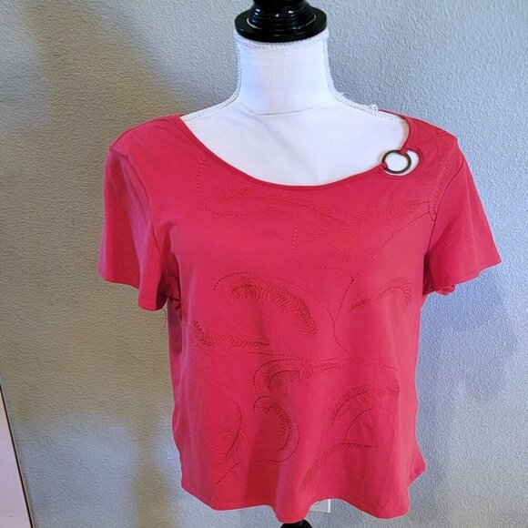 TanJay Red Short Sleeved Scoop Neckline Casual Top in Size Medium - Picture 1 of 7
